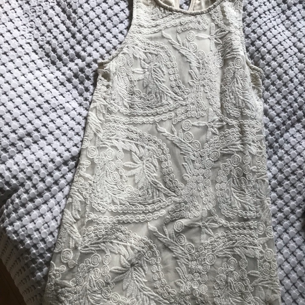 Short lace dress